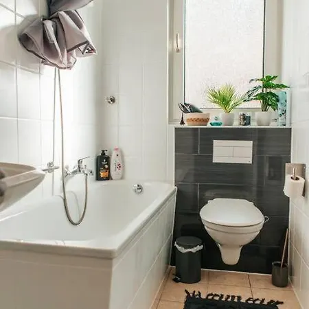 Bright & Grey - Netflix - - Wifi - 4 Person Apartament *