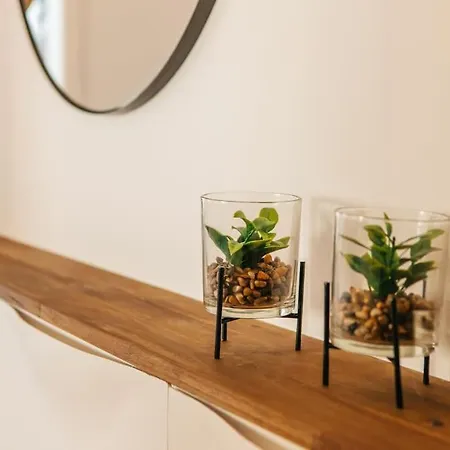 Bright & Grey - Netflix - - Wifi - 4 Person Apartament